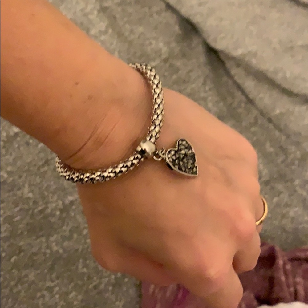 Silver metal Black Heart Bracelet
